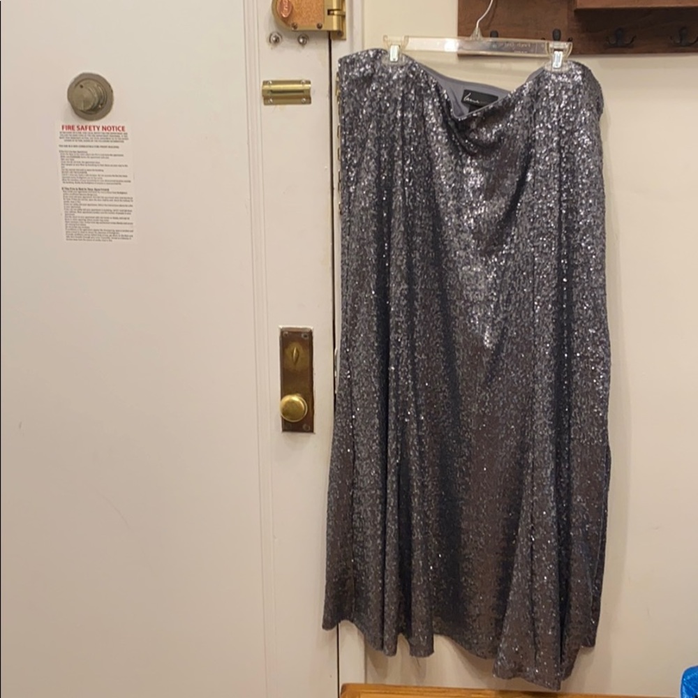 NWOT Breath taking sequin mermaid skirt